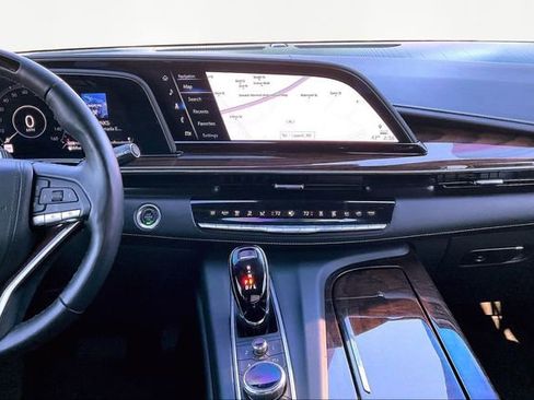Used 2022 Cadillac Escalade Premium Luxury Platinum image 9