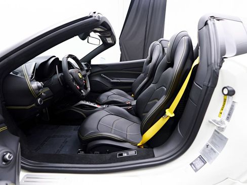 Used 2019 Ferrari 488 Spider RWD image 41
