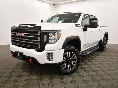 Used 2023 GMC Sierra 2500 AT4 image 2