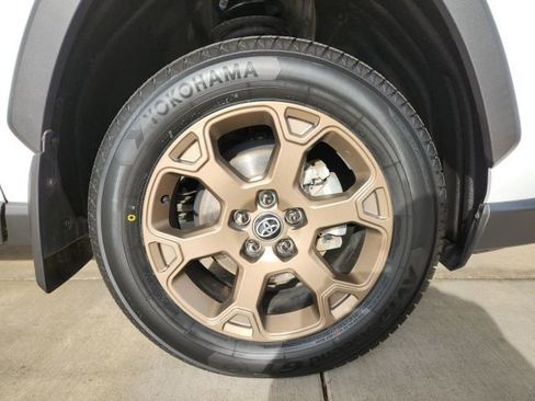 Certified 2023 Toyota RAV4 Woodland Edition image 9