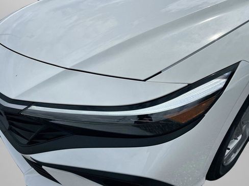 New 2026 Hyundai Elantra SE image 13