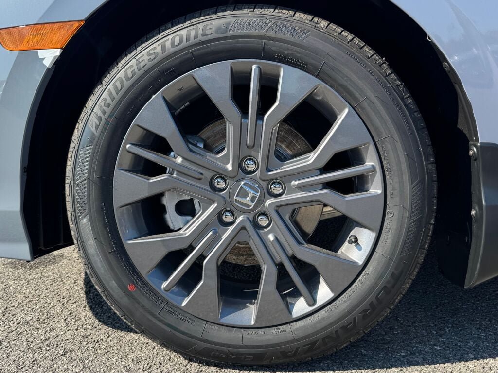 New 2027 Honda Odyssey Touring image 6