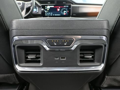 Used 2025 GMC Sierra 1500 Denali w/ Technology Package AWD/4WD image 49