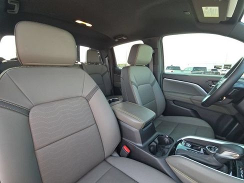 Used 2025 Chevrolet Colorado ZR2 w/ Midnight Edition AWD/4WD image 20