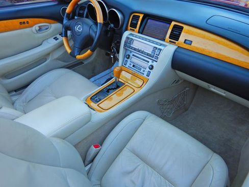 Used 2002 Lexus SC 430 Convertible image 14