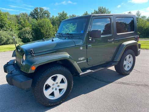 Used 2007 Jeep Wrangler Sahara w/ Dual Top Group AWD/4WD image 2