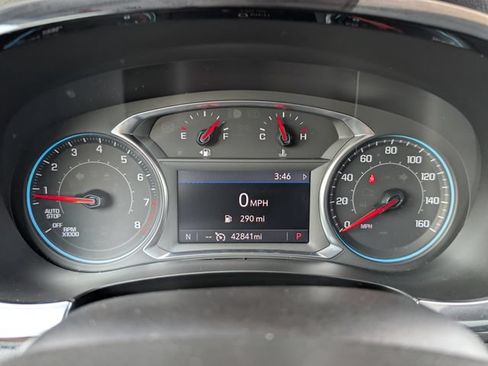 Used 2023 Chevrolet Traverse LT FWD image 23
