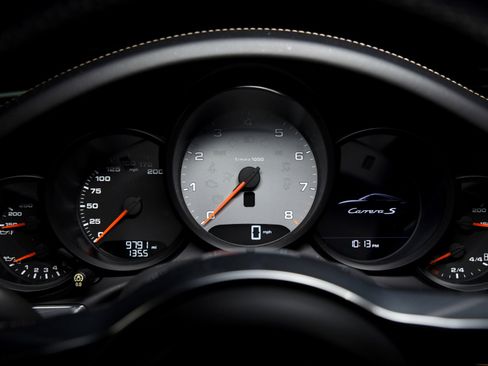 Used 2019 Porsche 911 Carrera S image 8