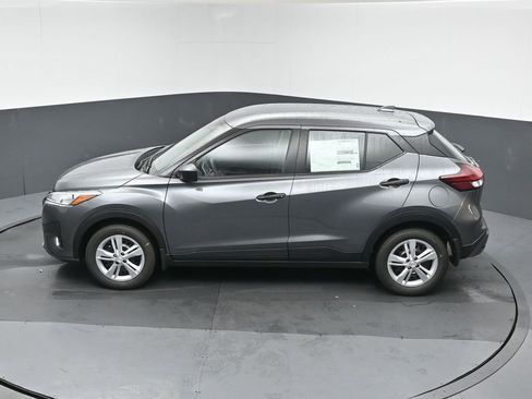 Used 2024 Nissan Kicks S image 30