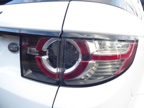 Used 2018 Land Rover Discovery Sport HSE image 22