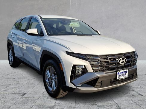 Used 2026 Hyundai Tucson SE FWD image 3
