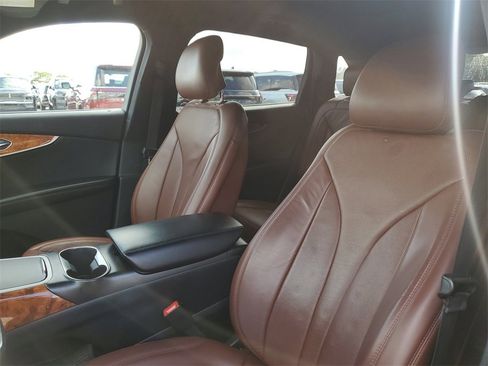 Used 2019 Lincoln Nautilus Reserve image 21