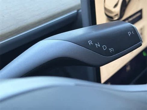 Used 2023 Tesla Model Y Long Range image 25