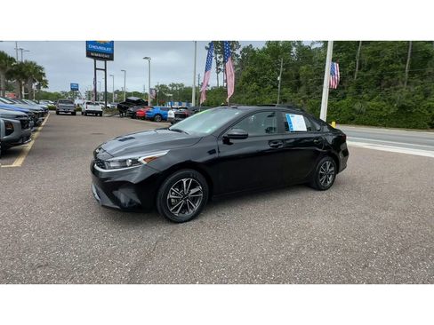 Used 2024 Kia Forte LXS FWD image 6