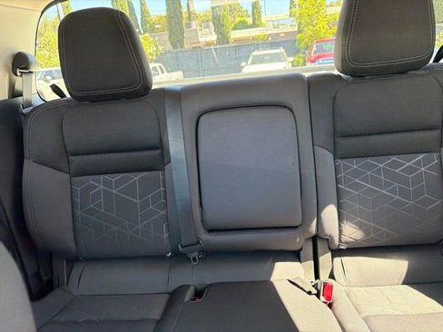 Used 2025 Nissan Frontier SV AWD/4WD image 22