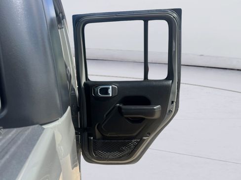Used 2023 Jeep Gladiator Sport AWD/4WD image 26