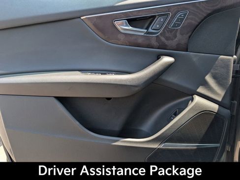 Used 2019 Audi Q8 Premium Plus w/ Premium Plus image 10