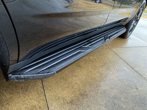 Used 2023 Chevrolet Tahoe RST image 9