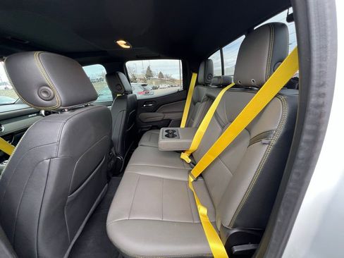 Used 2024 Chevrolet Colorado ZR2 w/ ZR2 Convenience Package III image 22