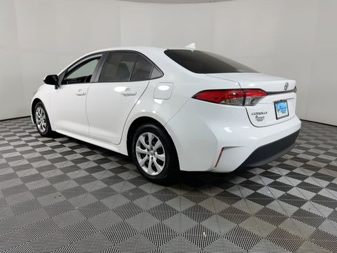 Used 2024 Toyota Corolla LE image 2