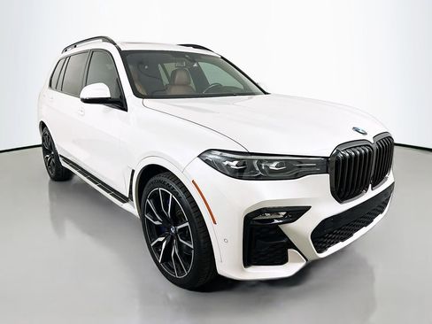 Used 2022 BMW X7 xDrive40i w/ M Sport Package image 3