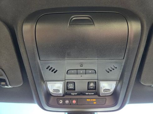 Used 2017 Cadillac XT5 Luxury w/ Driver Awareness Package image 22