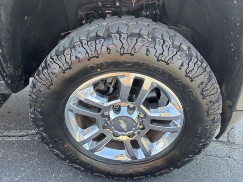 Used 2019 Chevrolet Silverado 2500 High Country w/ Duramax Plus Package AWD/4WD image 15