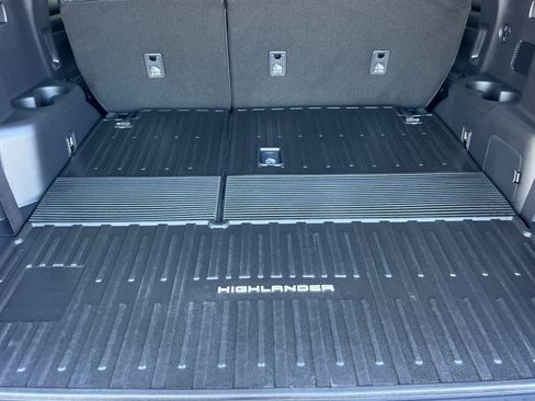 Used 2026 Toyota Highlander XLE AWD/4WD image 17