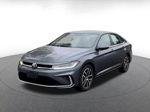 Used 2025 Volkswagen Jetta SE image 7