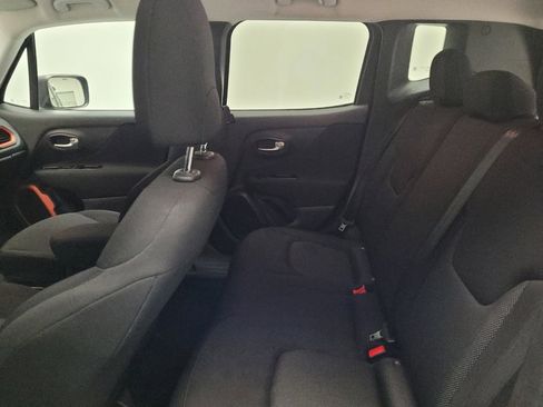 Used 2019 Jeep Renegade Sport image 18