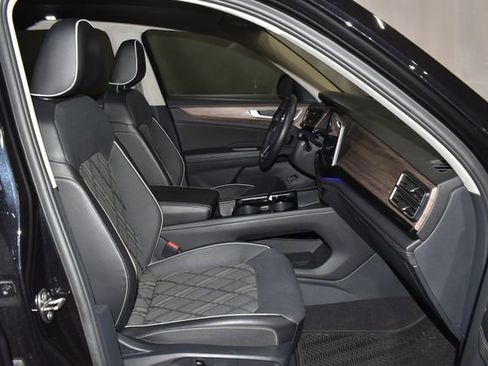 Used 2024 Volkswagen Atlas SEL Premium R-Line image 29