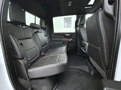 Used 2022 Chevrolet Silverado 2500 High Country w/ Technology Package image 18