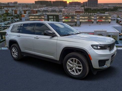 New 2025 Jeep Grand Cherokee L Laredo RWD image 1