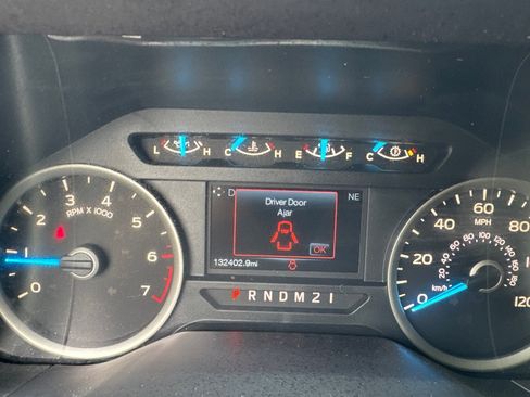 Used 2016 Ford F150 XLT w/ Equipment Group 302A Luxury AWD/4WD image 11