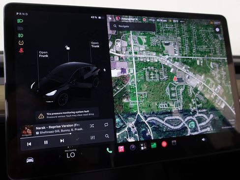 Used 2022 Tesla Model Y Long Range AWD/4WD image 45