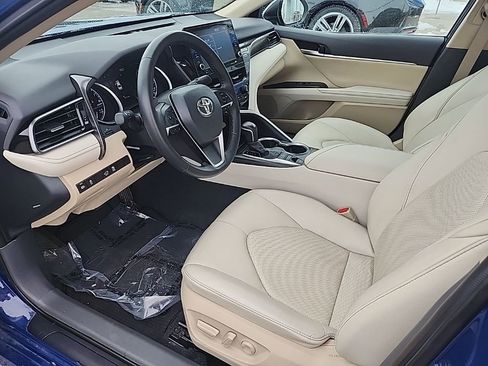 Used 2023 Toyota Camry XLE image 10