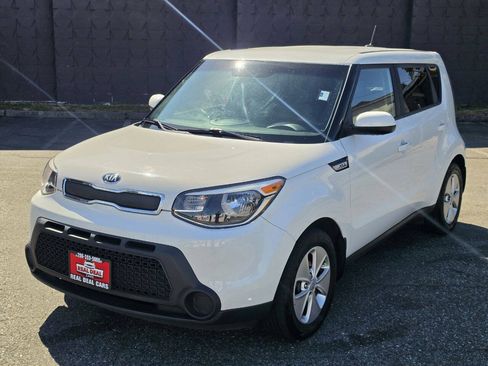 Used 2016 Kia Soul w/ Option Group 020 FWD image 16