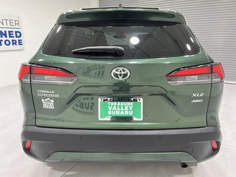 Used 2022 Toyota Corolla Cross XLE image 7