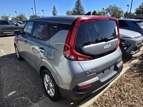 Used 2022 Kia Soul LX w/ Technology Package FWD image 14
