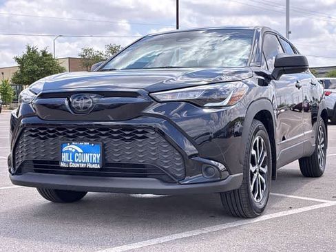Used 2024 Toyota Corolla Cross AWD Hybrid image 11