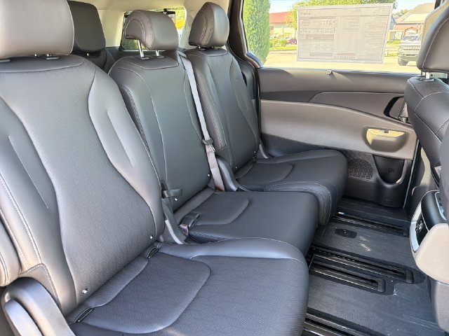 New 2027 Kia Carnival EX FWD image 22