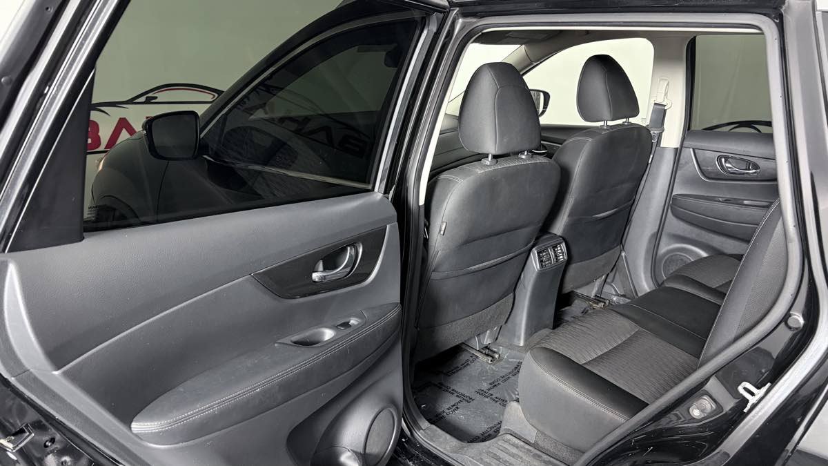 Used 2019 Nissan Rogue SV AWD/4WD image 24