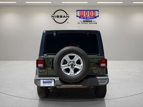 Used 2022 Jeep Wrangler Unlimited Sport AWD/4WD image 3