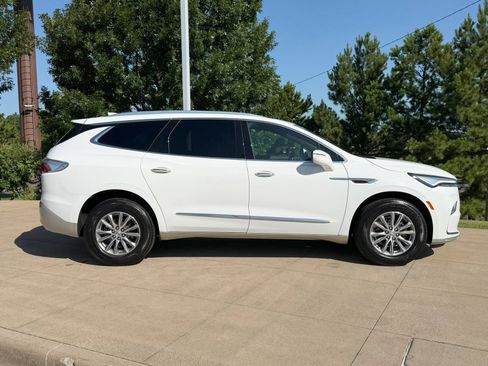 Used 2023 Buick Enclave Essence w/ Trailering Package, 5000 lbs. FWD image 7