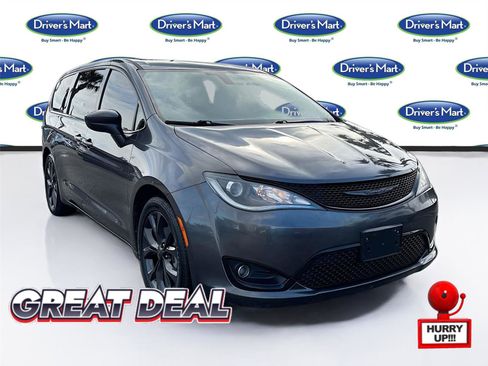 Used 2019 Chrysler Pacifica Touring Plus w/ S Appearance Package image 1
