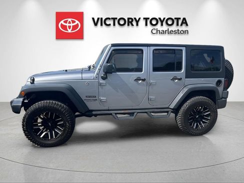 Used 2018 Jeep Wrangler Unlimited Sport AWD/4WD image 2