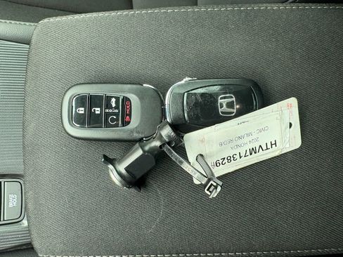 Certified 2024 Honda Civic Sport image 30