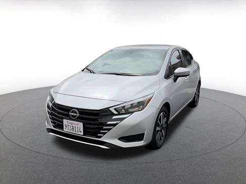 Used 2025 Nissan Versa SV FWD image 7