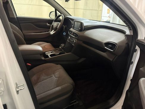 Used 2019 Hyundai Santa Fe SE image 28