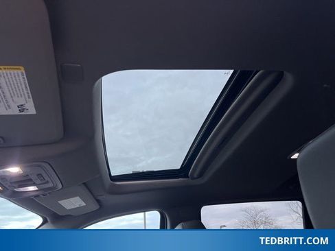 Used 2022 GMC Sierra 1500 SLT w/ SLT Convenience Package image 42